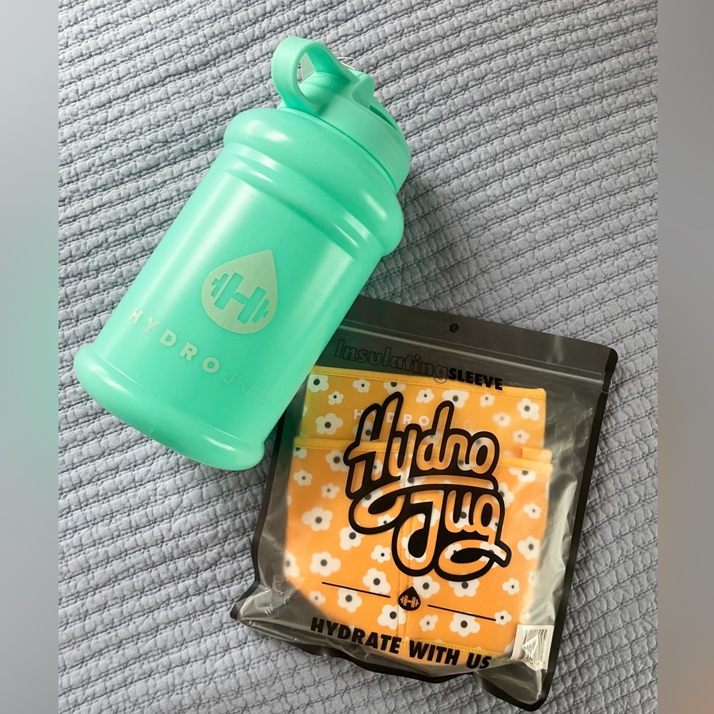 NWT Hydrojug & Sleeve